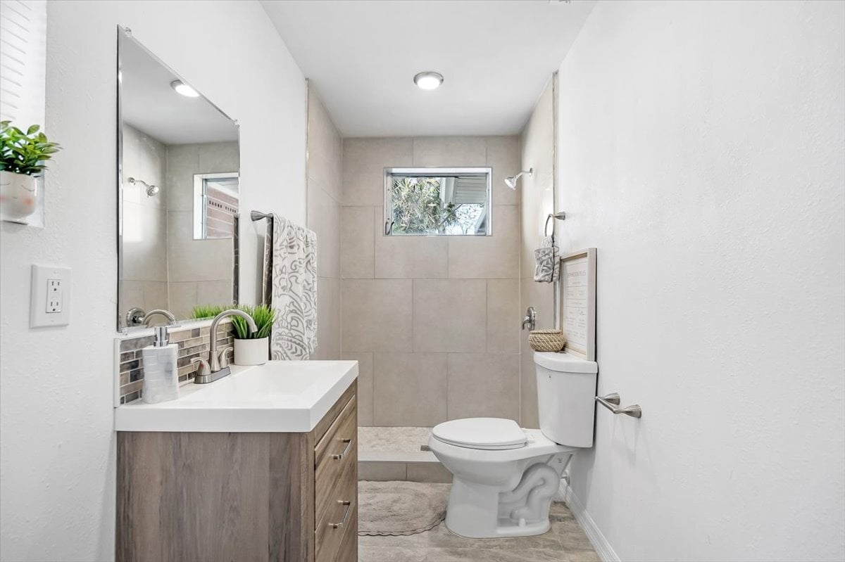 17-1829 W 24th St (7)